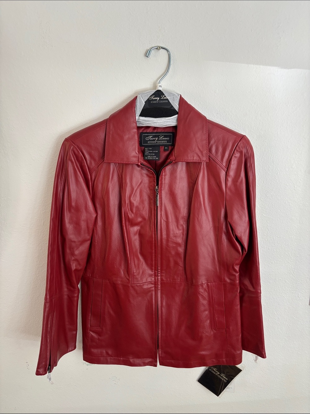 NWT Terry Lewis Classic Luxuries Leather Jacket. Size Small Petite